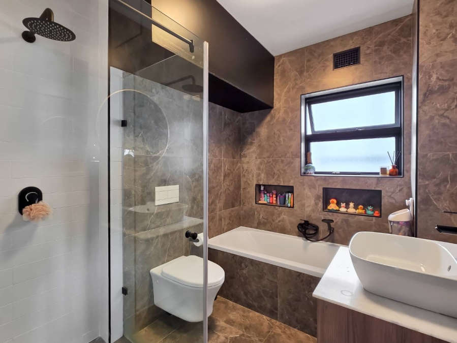 To Let 2 Bedroom Property for Rent in Sea Point Western Cape